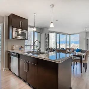 Stunning 2 Bedroom Condo With Downtown Views!!! , Vancouver Canada