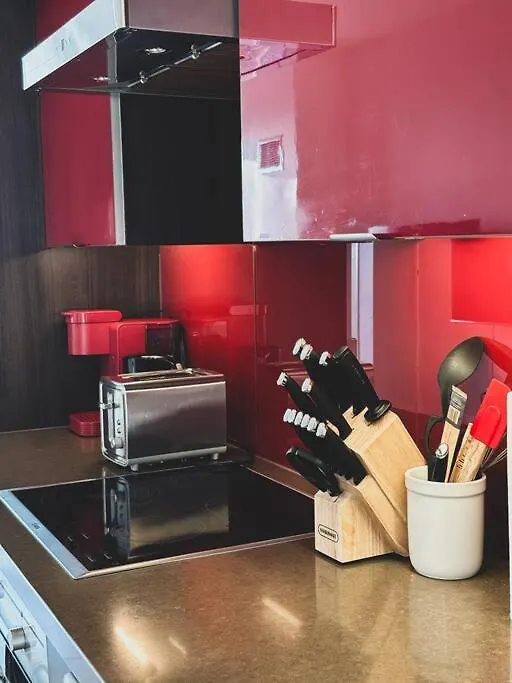 Apartment Elegant Suites - City Views, Lake View, Free Parking Toronto