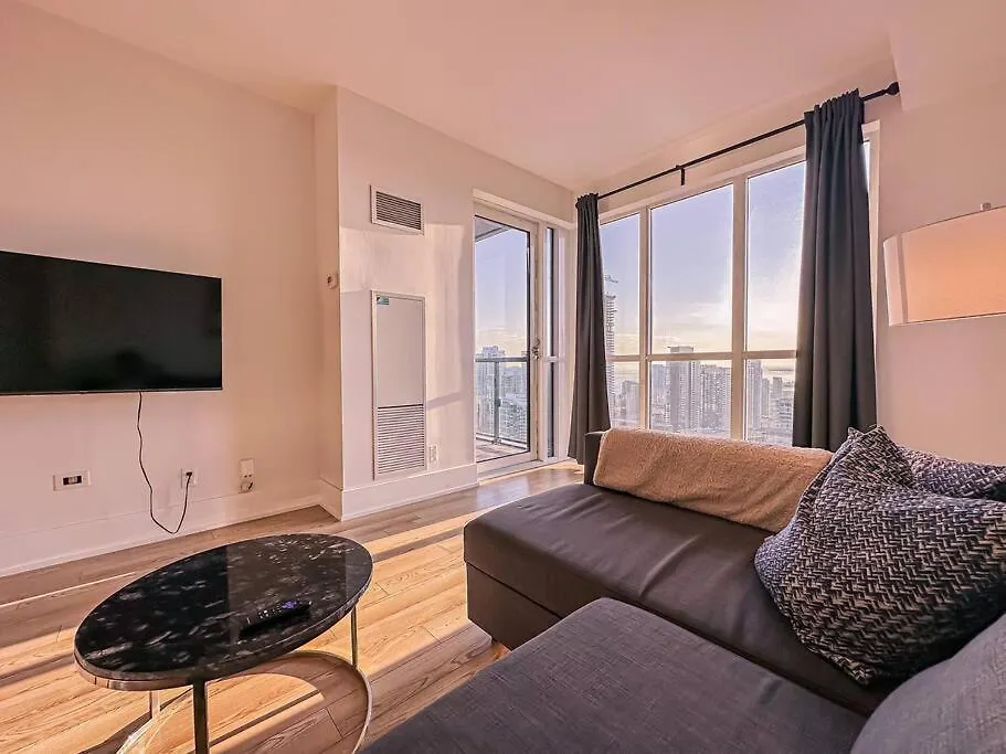 Elegant Suites - City Views, Lake View, Free Parking Toronto Canada