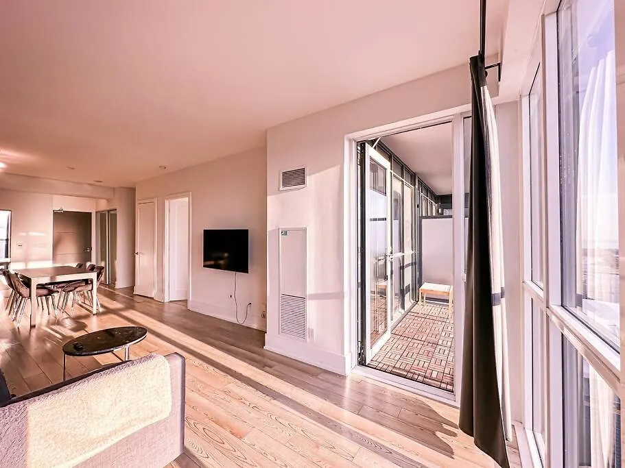 Elegant Suites - City Views, Lake View, Free Parking Toronto Apartment